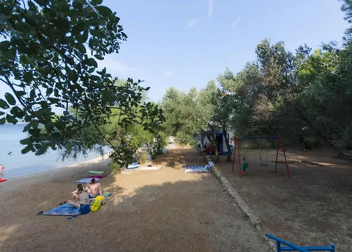 アパート Andrija ピロヴァッツ